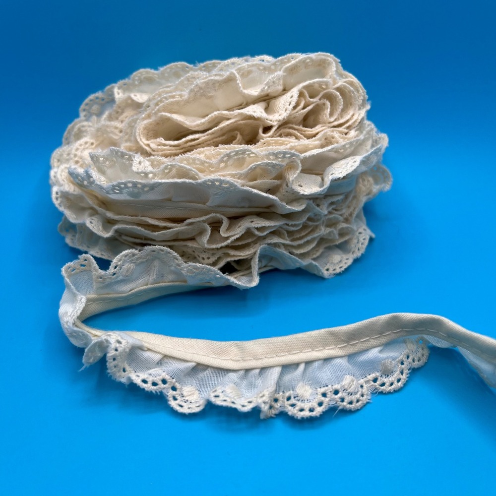 Vintage Cream Eyelet Lace Trim Ruffled Scalloped Edge 7/8 Inch Wide 4 Yards